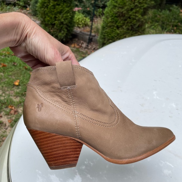 New Frye Reina Western Bootie Size 8 - Picture 3 of 13